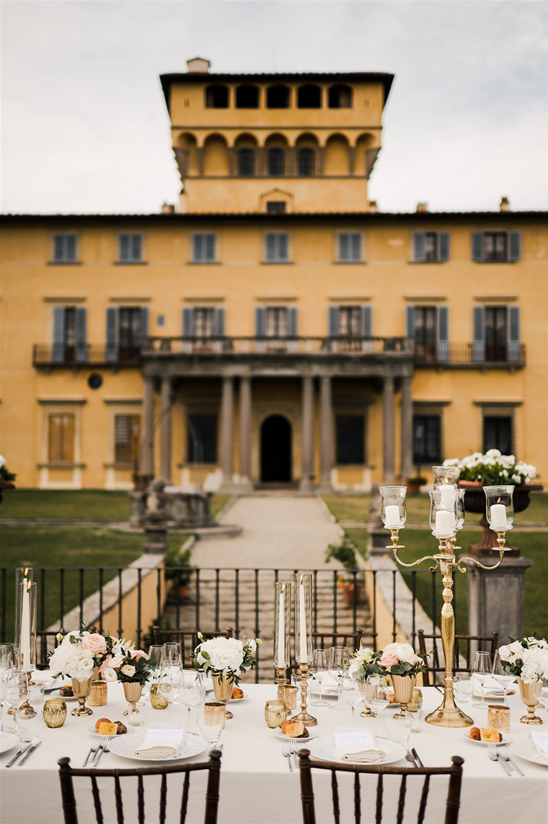 happy brides wedding in tuscany